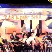 Il testo HASTA QUE TODO SE DERRUMBE di LOS PERICOS è presente anche nell'album Rab a dab stail (1990)