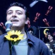 Il testo SOMOS LEVEDAD di MANOLO GARCIA è presente anche nell'album Nunca el tiempo es perdido (2001)