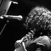 Il testo HORIZONTE di ROBI DRACO ROSA è presente anche nell'album El teatro del absurdo