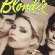 Il testo DIE YOUNG STAY PRETTY dei BLONDIE è presente anche nell'album Eat to the beat (1979)