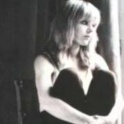 Il testo PLUS HAUT di FRANCE GALL è presente anche nell'album Paris, france (1980)