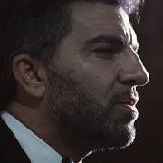 Il testo SCUSATE IL RITARDO dei B-NARIO è presente anche nell'album Le cose che cambiano (2016)