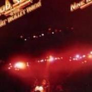 Il testo HOLLYWOOD NIGHTS di BOB SEGER è presente anche nell'album Nine tonight (1981)