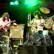 Il testo SNORTIN' WHISKEY di PAT TRAVERS è presente anche nell'album Bbc radio 1 live (1994)