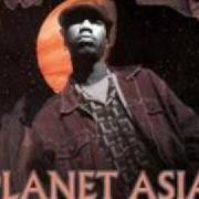 Il testo HEAD HONCHOS di PLANET ASIA è presente anche nell'album The last stand (2000)