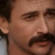 Il testo SHE MADE A MEMORY OUT OF ME di AARON TIPPIN è presente anche nell'album You've got to stand for something (1991)