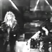Il testo SHY WITH YOU di BONNIE TYLER è presente anche nell'album Hide your heart (1988)