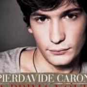 Il testo OTTOBRE di PIERDAVIDE CARONE è presente anche nell'album Distrattamente