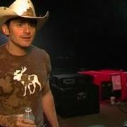 Il testo THAT'S LOVE di BRAD PAISLEY è presente anche nell'album Mud on the tires (2003)