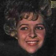 Il testo THE BIRDS AND THE BEES di BRENDA LEE è presente anche nell'album The versatile brenda lee (1965)