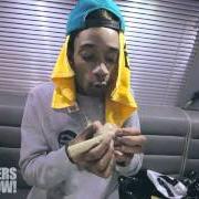 Il testo BLACK AND YELLOW di WIZ KHALIFA è presente anche nell'album Rolling papers (2011)