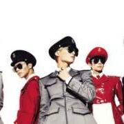 Il testo ? ? ?? (QUEEN OF NEW YORK) di SHINEE è presente anche nell'album Everybody (2013)