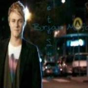 Il testo ROOM TO BREATHE di BRIAN MCFADDEN è presente anche nell'album Set in stone (2008)