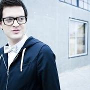 Il testo FINALLY FALLING di MAYER HAWTHORNE è presente anche nell'album How do you do (2011)