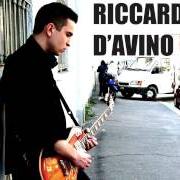 Il testo DUE O TRE COSE CHE SO DI TE di RICCARDO D'AVINO è presente anche nell'album Fuggire e ritornare EP