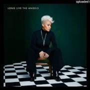 Il testo HAPPEN di EMELI SANDÉ è presente anche nell'album Long live the angels (2016)