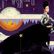 Il testo IN MY TRUNK di DEV è presente anche nell'album The night the sun came up (2011)