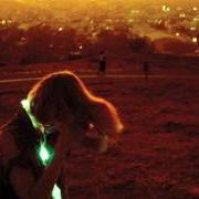 Il testo THE BLINDSIDE KISS di NEON INDIAN è presente anche nell'album Era extraña