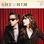 Il testo THE CHRISTMAS SONG degli SHE & HIM è presente anche nell'album A very she and him christmas (2011)