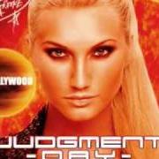 Il testo FALLING di BROOKE HOGAN è presente anche nell'album Judgement day (2009)