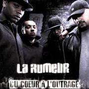 Il testo UN CHIEN DANS LA TÊTE di LA RUMEUR è presente anche nell'album Du cUr à l'outrage (2007)