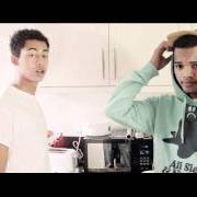 Il testo MAMA DO THE HUMP di RIZZLE KICKS è presente anche nell'album Stereo typical (2011)