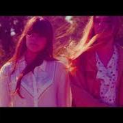 Il testo THE BELL di FIRST AID KIT è presente anche nell'album Stay gold (2014)