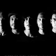 Il testo PARASITES di SLEEPING WITH SIRENS è presente anche nell'album Madness (2015)