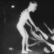 Il testo HEY dei BUTTHOLE SURFERS è presente anche nell'album Live (1984)