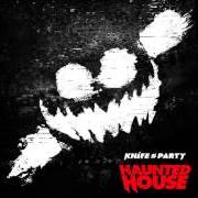 Il testo POWER GLOVE di KNIFE PARTY è presente anche nell'album Haunted house (2013)