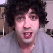 Il testo CHATROULETTE di MAX BOUBLIL è presente anche nell'album L'album (2011)