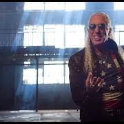 Il testo THE BALLAD OF MACK THE KNIFE di DEE SNIDER è presente anche nell'album Dee does broadway (2012)