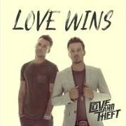 Il testo TOWN DRUNK di LOVE AND THEFT è presente anche nell'album Love and theft