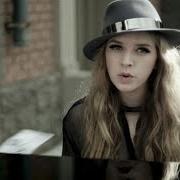 Il testo MOVE LIKE U STOLE IT di ZZ WARD è presente anche nell'album 365 days (2013)