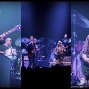 Il testo SHAME (LIVE AT THE CHICAGO THEATRE / 2018) di TEDESCHI TRUCKS BAND è presente anche nell'album High & mighty (2019)