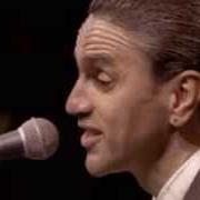 Il testo CAPULLITO DE ALELÍ di CAETANO VELOSO è presente anche nell'album Fina estampa (1994)