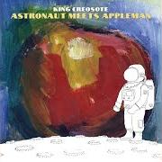 Il testo SURFACE di KING CREOSOTE è presente anche nell'album Astronaut meets appleman (2016)