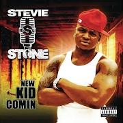 Il testo WAIT A MINUTE di STEVIE STONE è presente anche nell'album New kid comin (2009)
