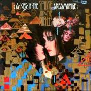 Il testo SLOWDIVE dei SIOUXSIE AND THE BANSHEES è presente anche nell'album Kiss in the dreamhouse (1982)