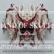 Il testo YOU AIN'T PRETTY BUT YOU'VE GOT IT GOING ON dei BAND OF SKULLS è presente anche nell'album Sweet sour (2012)