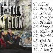 Il testo WORLD IS ENDING di MATT & KIM è presente anche nell'album New glow (2015)