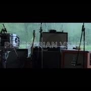 Il testo THE OIL SLICK dei FRIGHTENED RABBIT è presente anche nell'album Pedestrian verse (2013)