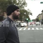 Il testo DEFAULT BLUES dei FRIGHTENED RABBIT è presente anche nell'album The woodpile (2013)