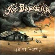 Il testo NO LOVE ON THE STREET di JOE BONAMASSA è presente anche nell'album Dust bowl (2011)