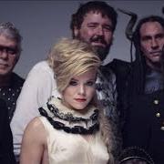 Il testo CHAINSAW dei THE BAND PERRY è presente anche nell'album Pioneer (2013)