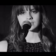 Il testo SWEET NOTHING di GABRIELLE APLIN è presente anche nell'album Light up the dark (2015)