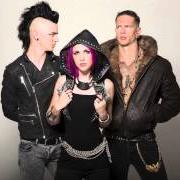 Il testo CYNICS AND CRITICS di ICON FOR HIRE è presente anche nell'album Icon for hire (2013)