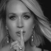 Il testo SMOKE BREAK di CARRIE UNDERWOOD è presente anche nell'album Storyteller (2015)