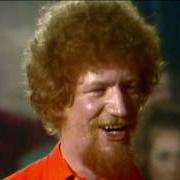 Il testo MAIDS WHEN YOU'RE YOUNG NEVER WED AN OLD MAN di LUKE KELLY è presente anche nell'album Luke kelly - the performer (2011)