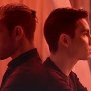 Il testo JUST FOR TONIGHT di SAM TSUI è presente anche nell'album Trust (2018)